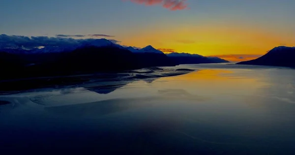 Avond Uitzicht Vanaf Een Schilderachtige Snelweg Alaska — Stockfoto