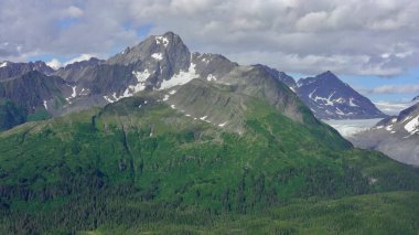 Alaska 'nın vahşi doğasında yaz!