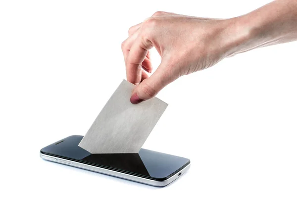 boş bir kağıt parçası telefon ekranından çıkar