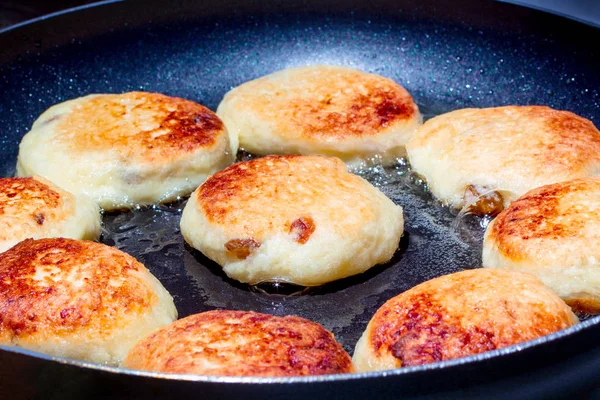 tavada kızartılmış cheesecakes