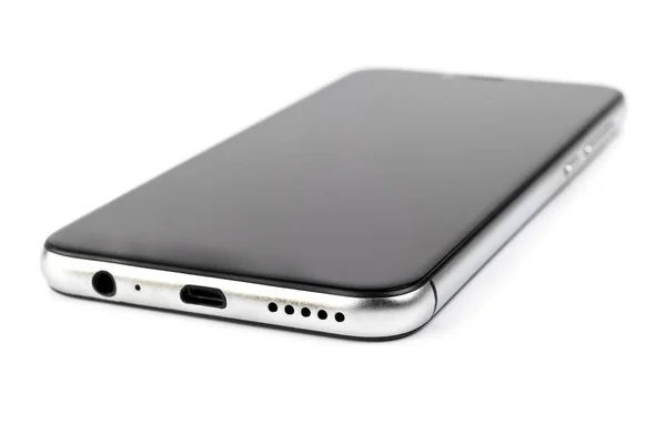 beyaz arka planda siyah ekranlı akıllı telefon. Izole