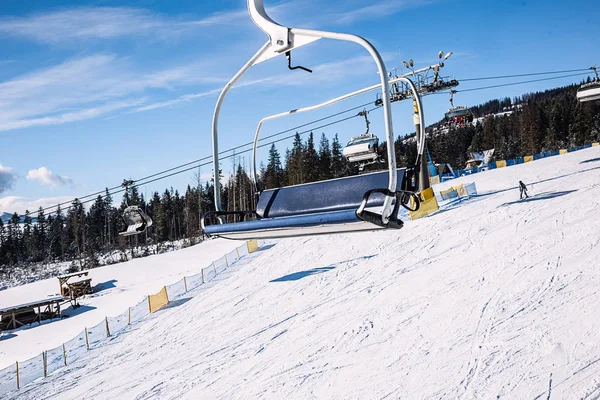 Empty ski lift — Stock Photo, Image