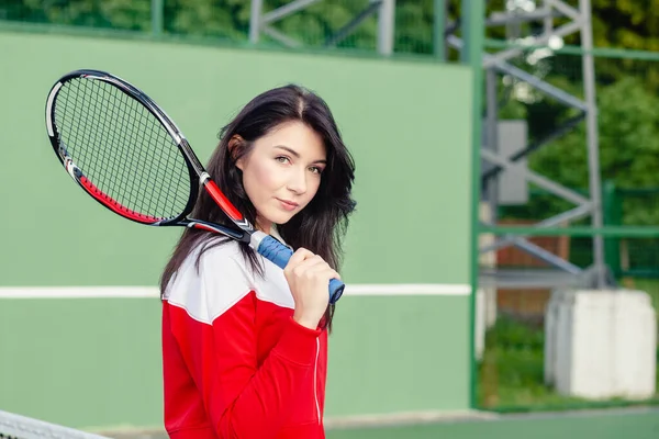 Portret Van Een Mooie Jonge Tennisser Sportkleding Met Tennisracket Het — Stockfoto