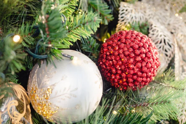 White Red Christmas Tree Balls Fir Branch Lights Christmas Decorations — Stock Photo, Image