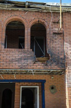 Ukrayna savaşta. Yerleşim Shyrokyne, Donetsk region. Eylül 2018. 2014-2018 yılında Rus işgalciler askeri eylemleri sonucu tahrip binalar.