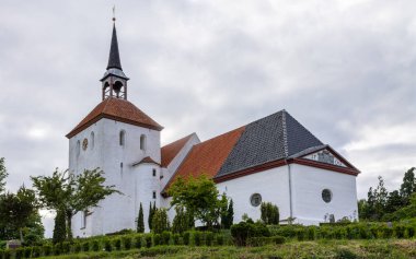 Kule ve Bahçe Nordborg kilise. Sonderborg, ada Als, Güney Danimarka'da.