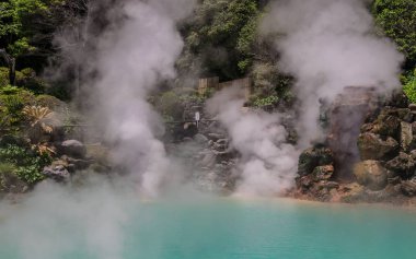 Umi Jigoku, engl olarak adlandırılan ünlü jeotermal kaplıcaların Panoraması. deniz cehennemi, Beppu, Oita Prefecture, Japonya, Asya.