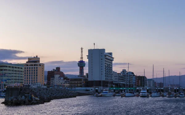 Beppu Harbor and City Skyline in the evening. Beppu, Oita Prefecture, Japan, Asia. — Stock Photo, Image