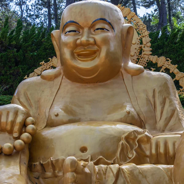 Panoramic view on the large golden praying sitting buddha. Korean Haedong Yonggungsa Temple. Busan, South Korea, Asian. — Stock Photo, Image