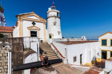 Guia Lighthouse Kalesi ve bizim Leydi Şapeli binaları. S o Lazaro, Macau, Çin.