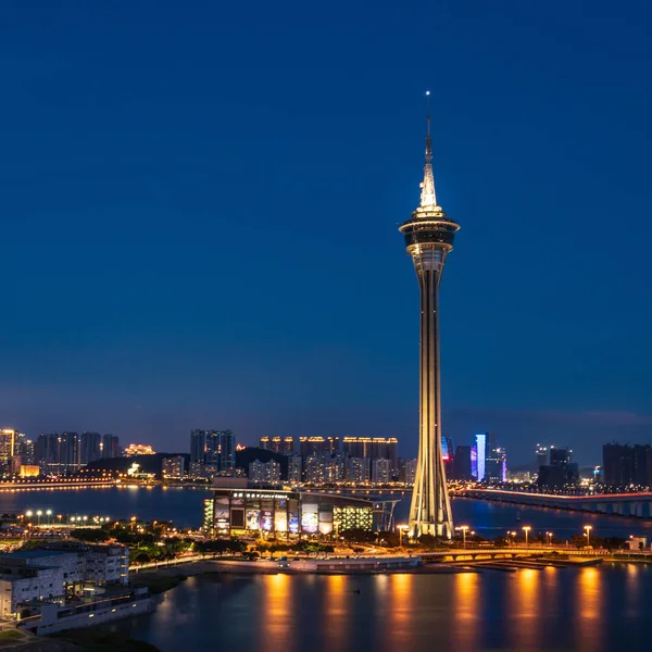 Makao ve telekomünikasyon Kulesi Skyline Night Panorama, Torre de Macau. Se, Macau, Çin.