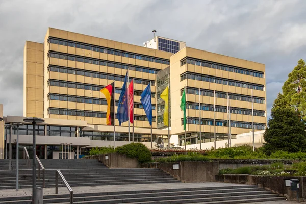 Sindelfingen, Baden-Württemberg / Deutschland - 11. Mai 2019: Blick auf das Rathaus, Stadtverwaltung. — Stockfoto