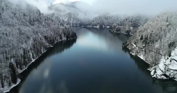 Lago Ritsa Durante Vacanze Capodanno Gennaio Sulle Montagne Dell Abkhazia — Video Stock