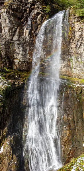 Cachoeira Gigante Geórgia Abcásia Meio Desfiladeiro Montanha — Fotografia de Stock