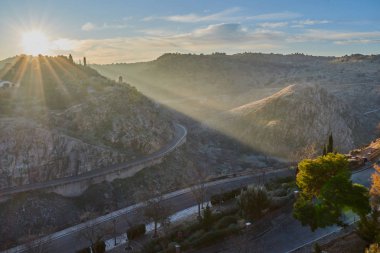 Corralillo de San bakış açısından güzel gündoğumu Miguel Tajo nehre Toledo, Castilla La Mancha, İspanya.
