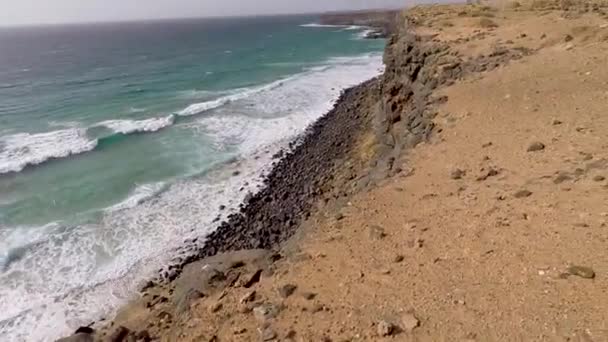 Fuerteventura Kanarieöarna Stranden Svart Vulkanisk Sten Cotillo Sommaren — Stockvideo