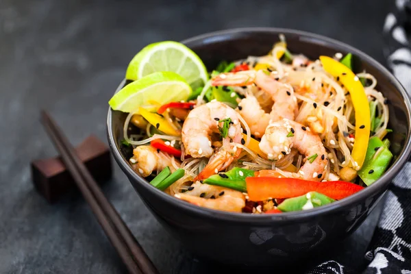 Delicious Asian Rice Glass Noodles Prawns Vegetables Wok — Stock Photo, Image