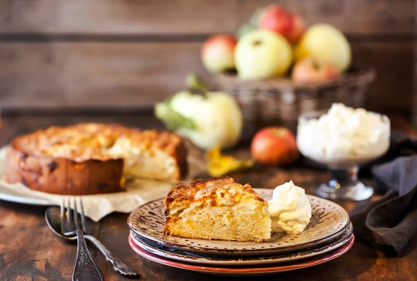 Verse Zelfgemaakte Heerlijke Appeltaart — Stockfoto