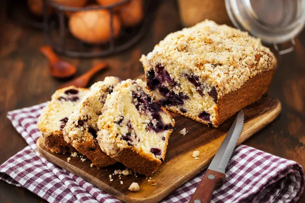 Zitrone Und Blaubeere Zerbröseln Laib Kuchen — Stockfoto