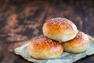 Taze ev yapımı hamburger çörekleri.
