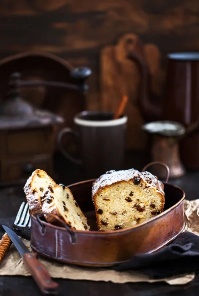 Delicioso Caseiro Queijo Cottage Passas Bolo Pão Fundo Madeira Rústico — Fotografia de Stock