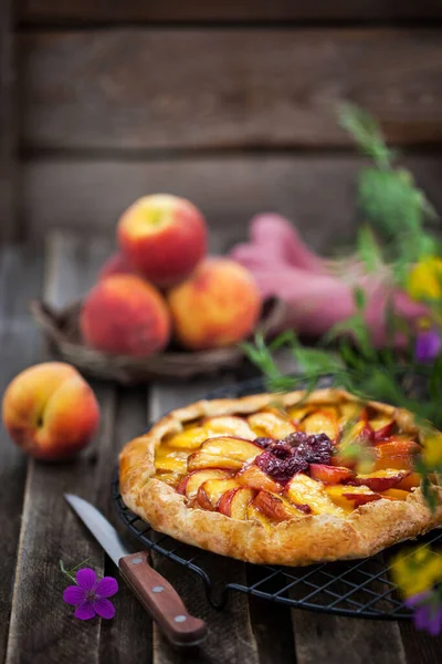 Torta Aperta Rustica Galette Con Pesca Ciliegia — Foto Stock