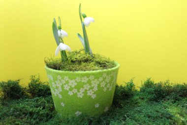 Karlı paskalya süslemesi