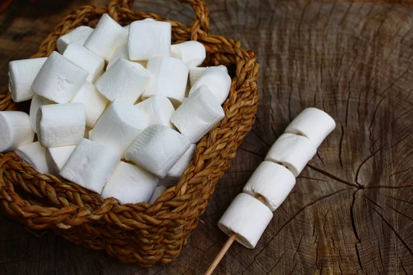 Köstlicher Marshmallow Korb — Stockfoto
