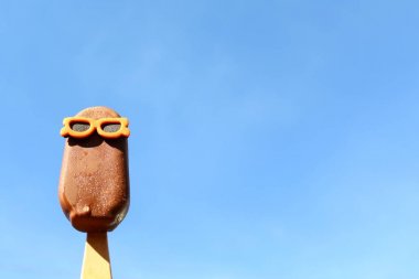 funny ice cream with sunglasses clipart