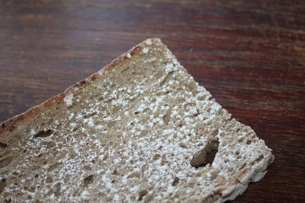 Stück Brot Mit Mehltau — Stockfoto