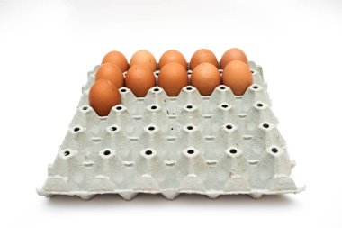 taze yumurta karton kutu içinde 