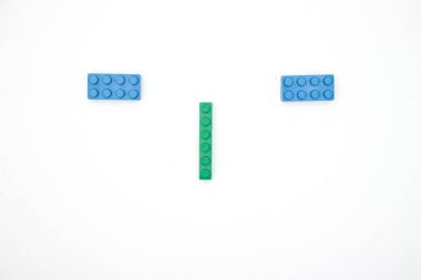 Beyaz arka planda tuğla 