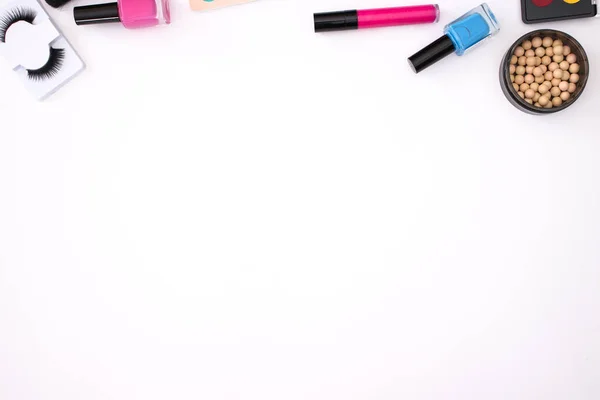 Beyaz Arka Planda Makyaj Güzellik Kozmetik Ürünleri — Stok fotoğraf