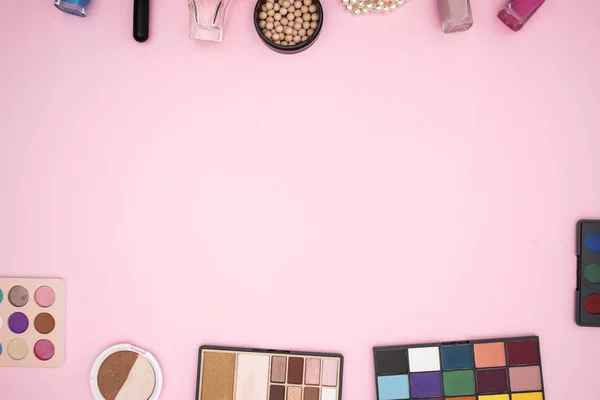 Vrouw Cosmetica Make Producten Roze Achtergrond — Stockfoto
