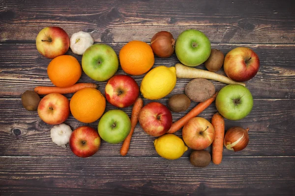 Färska Frukter Och Grönsaker Träbordet — Stockfoto