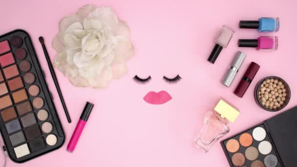 Pestañas Parpadeando Maquillaje Productos Cosméticos Alrededor Detener Vídeo Animación Movimiento — Vídeo de stock