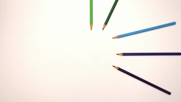 彩色铅笔四处分布 停止运动动画 — 图库视频影像