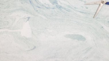 Okul malzemeleri, kalemler, makas ve fırçalar hareket animasyon durdurun görünür 