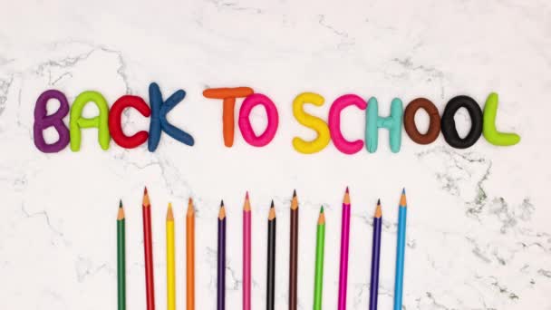 色鉛筆を動かして学校に戻るモーションアニメーション — ストック動画
