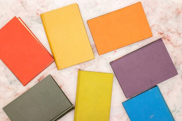 Colorido Hermoso Libro Sobre Mesa Listo Para Leer — Foto de Stock