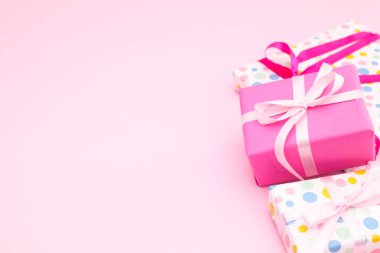 Doğum günü, kutlama ve yıldönümü için romantik hediyeler. 