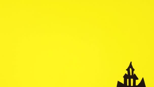 黄色のテーマにハロウィンステッカーでハロウィン不気味な装飾 動くな — ストック動画