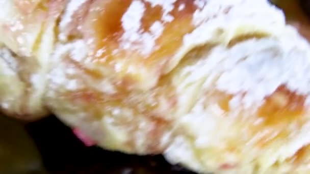 Lezzetli Tatlı Pasta Daireler Çiziyor — Stok video