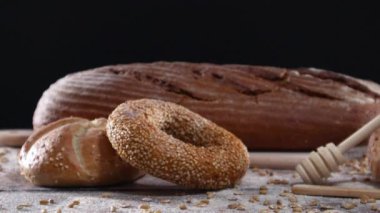 Çevre dostu mutfak malzemeleri ile sağlıklı ve organik fırın ürünleri.