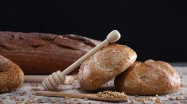 Çevre dostu mutfak malzemeleri ile sağlıklı ve organik fırın ürünleri.