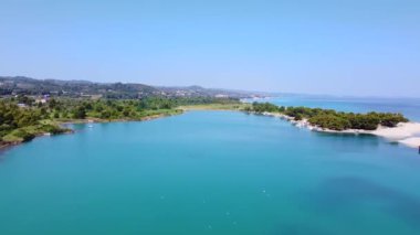 Gemiler ve sürat tekneleri için lagün hanası. Hava görünümü