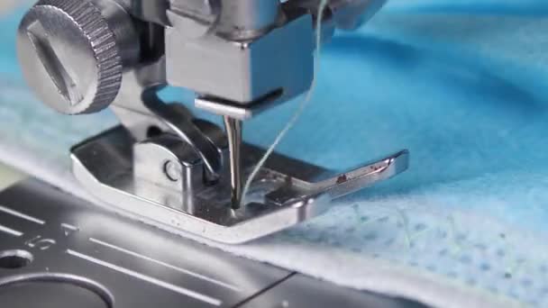 Fechar Agulha Máquina Costura Movendo Para Esquerda Direita Costura Covdi — Vídeo de Stock