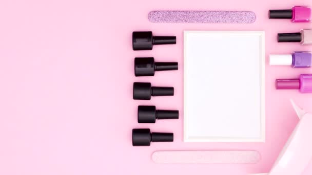 Manicure Tools Nagellak Flessen Met Frame Voor Tekst Aan Rechterkant — Stockvideo