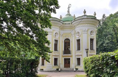 18 yüzyılda Kuskovothe yazlık ev birçok binadan biri. Moskova. Rusya