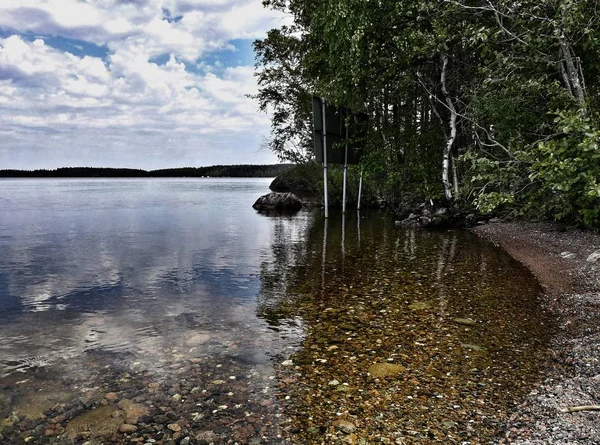 sakin su gölü. Finlandiya